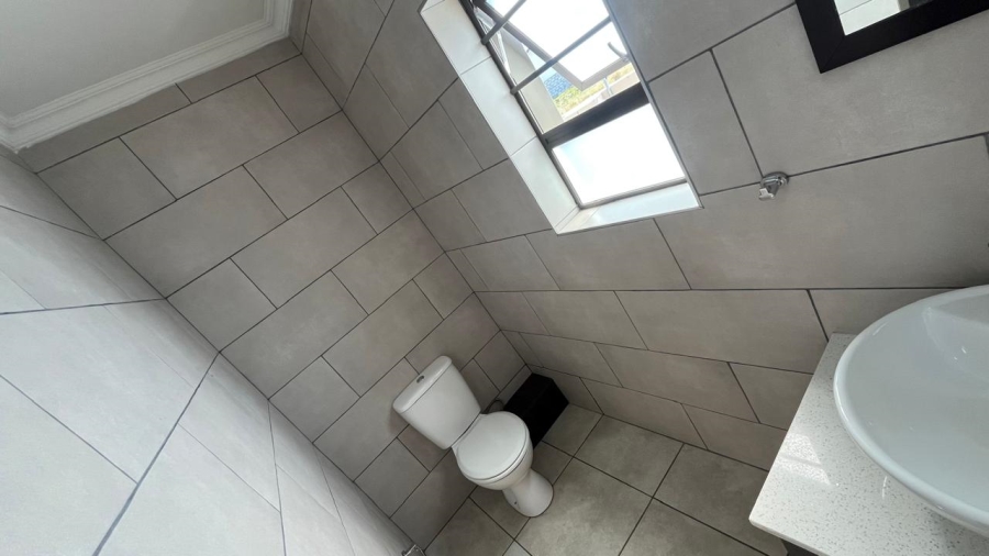 To Let 4 Bedroom Property for Rent in Fountains Estate Eastern Cape